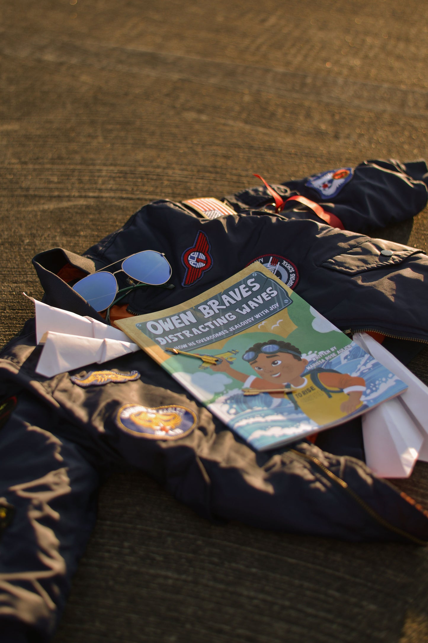 Owen Braves Distracting  Waves: How He Overcomes Jealousy with Joy (Paperback)