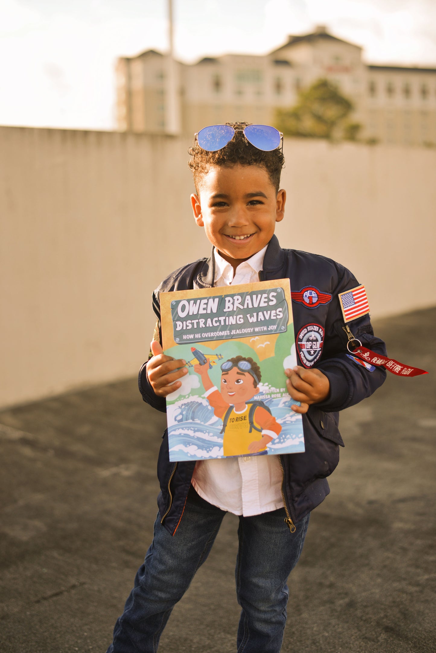 Owen Braves Distracting  Waves: How He Overcomes Jealousy with Joy (Paperback)